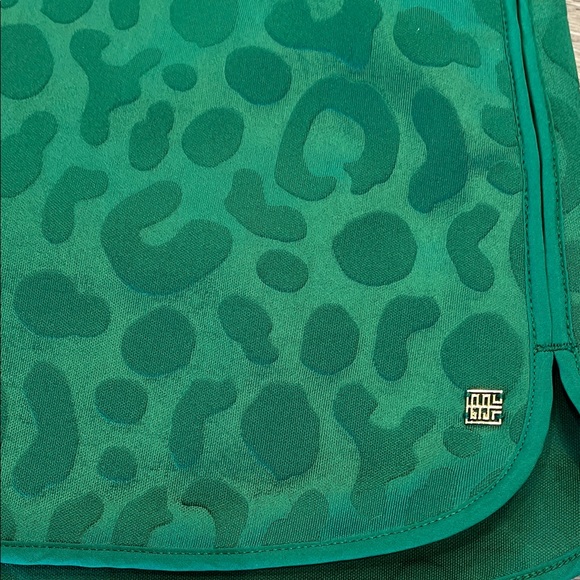 Emily McCarthy High-Rise Evergreen Cheetah Jacquard Shorts - Picture 3 of 10